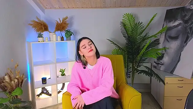 Snapshot of AdriaMaille chatting on October 28, 7:18 am AdriaMaille online show from October 28, 7:18 am