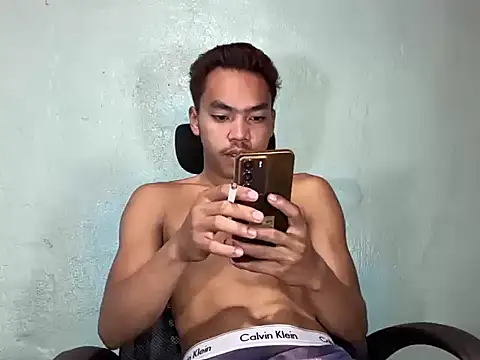 slimraz02 online show from July 31, 1:49 am