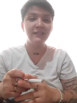 Snapshot of leti302 chatting on October 28, 3:11 pm leti302 online show from October 28, 3:11 pm