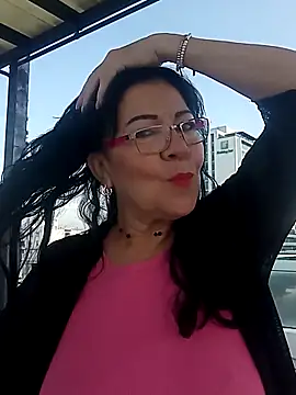 laliItaclark online show from May 4, 12:19 pm