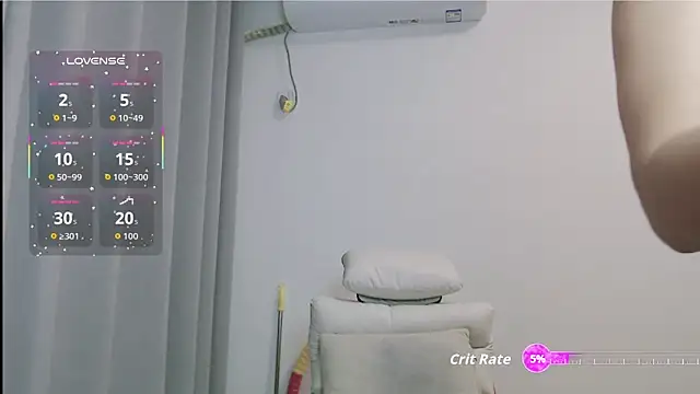 Snapshot of judyli chatting on December 14, 12:33 pm judyli online show from December 14, 12:33 pm