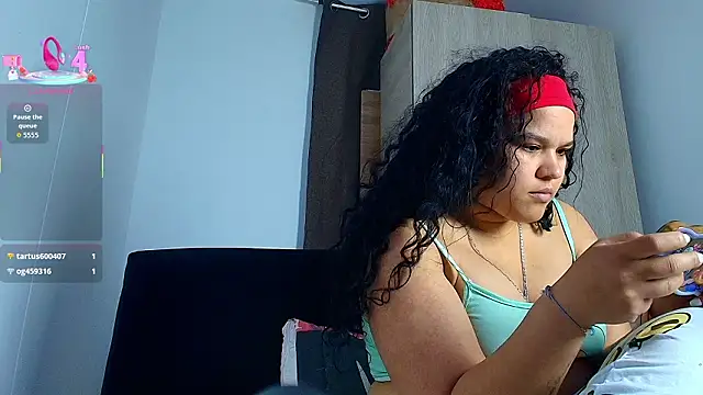 Snapshot of Kesha_rosse_ chatting on February 20, 6:26 am Kesha rosse online show from February 20, 6:26 am