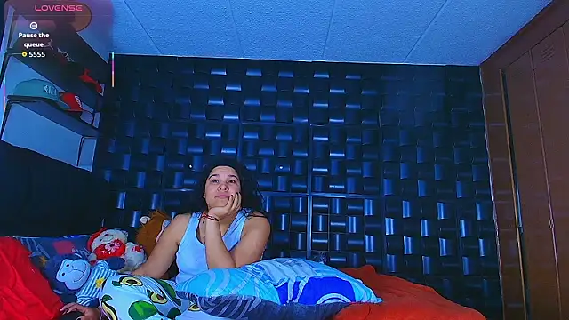 Snapshot of Kesha_rosse_ chatting on February 12, 5:29 am Kesha rosse online show from February 12, 5:29 am