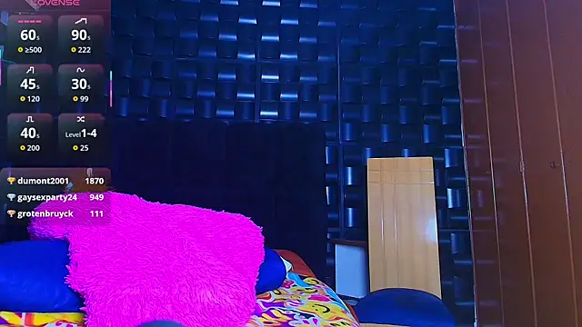 Snapshot of Kesha_rosse_ chatting on November 29, 6:02 am Kesha rosse online show from November 29, 6:02 am