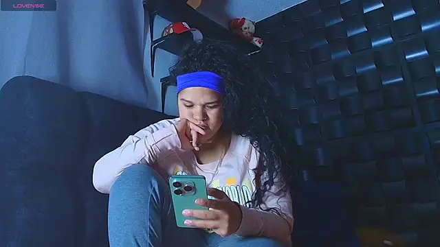 Snapshot of Kesha_rosse_ chatting on January 9, 9:49 am Kesha rosse online show from January 9, 9:49 am