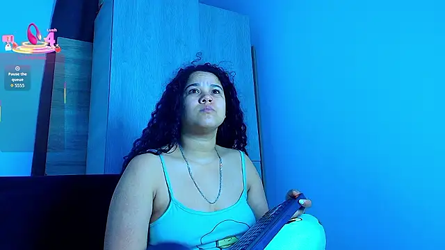 Snapshot of Kesha_rosse_ chatting on February 21, 5:20 am Kesha rosse online show from February 21, 5:20 am