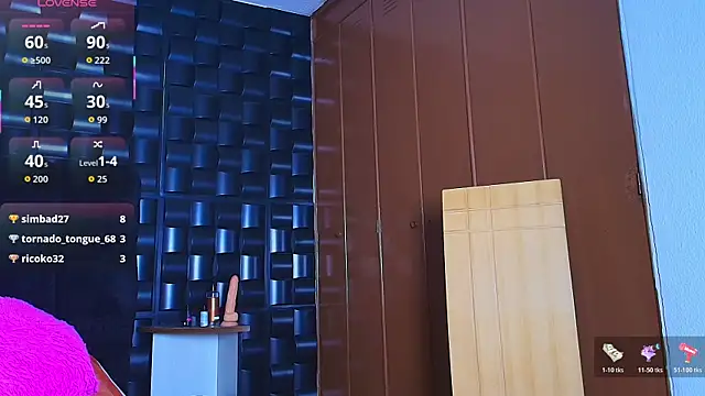 Snapshot of Kesha_rosse_ chatting on November 30, 6:25 am Kesha rosse online show from November 30, 6:25 am