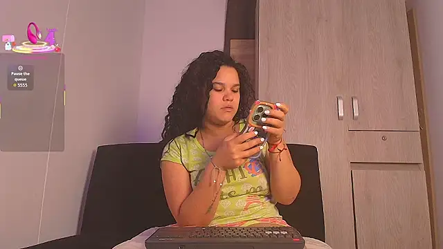 Snapshot of Kesha_rosse_ chatting on February 25, 5:18 am Kesha rosse online show from February 25, 5:18 am