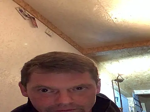 Snapshot of Olav81 chatting on October 25, 3:06 am Olav81 online show from October 25, 3:06 am