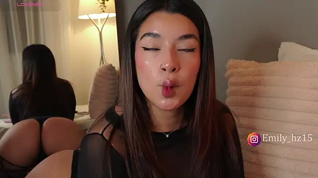 Snapshot of Missemily_11 chatting on February 27, 9:53 am Missemily 11 online show from February 27, 9:53 am