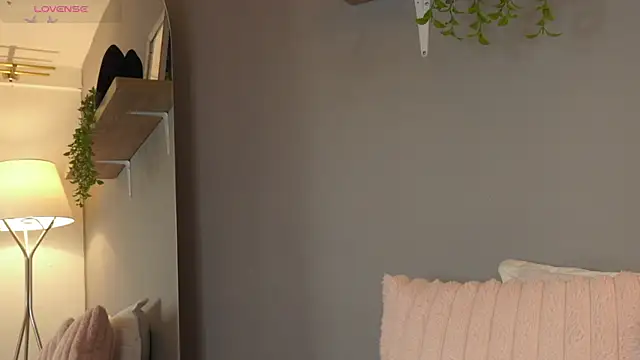 Missemily 11 online show from March 11, 9:58 am