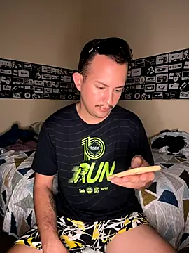 Snapshot of Honorat1 chatting on October 28, 11:25 pm Honorat1 online show from October 28, 11:25 pm