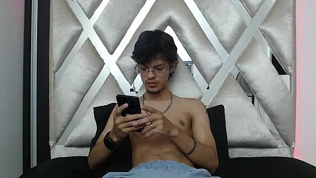 BrayanOconer08 online show from November 17, 5:44 am