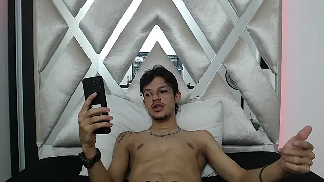 BrayanOconer08 online show from November 16, 5:34 am