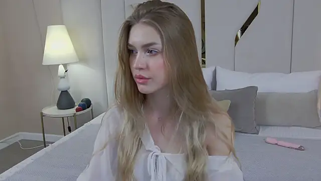 JenniNellson online show from April 4, 5:08 pm