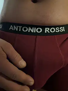 davi73d online show from December 15, 2:28 am