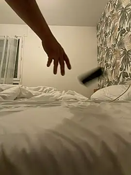 Snapshot of davi73d chatting on February 17, 9:01 pm davi73d online show from February 17, 9:01 pm