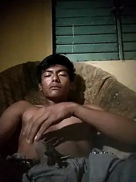 GuzzMiranda18 online show from February 24, 5:52 am