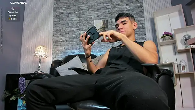 zack joness18 online show from May 31, 5:24 am