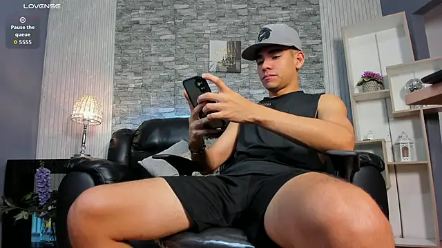 zack joness18 online show from May 29, 4:40 am
