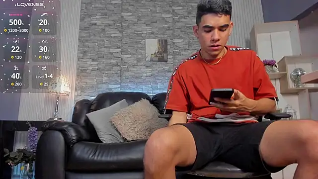 Snapshot of zack_joness18 chatting on July 15, 4:52 am zack joness18 online show from July 15, 4:52 am