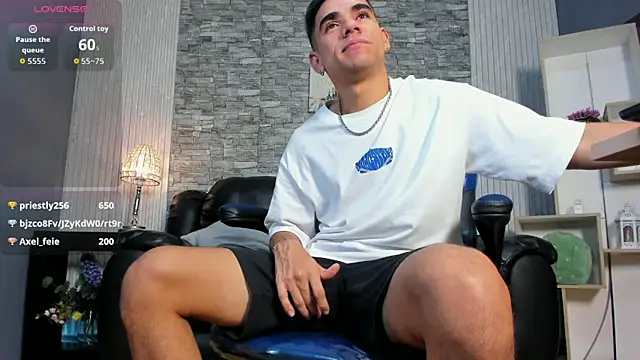 zack joness18 online show from May 3, 4:28 am