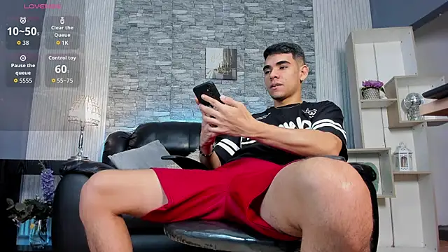 Snapshot of zack_joness18 chatting on July 22, 5:31 am zack joness18 online show from July 22, 5:31 am