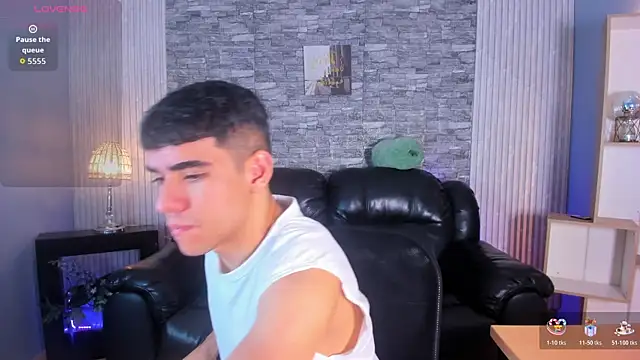 Snapshot of zack_joness18 chatting on November 15, 3:54 am zack joness18 online show from November 15, 3:54 am