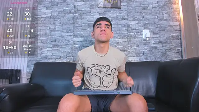 Snapshot of zack_joness18 chatting on November 8, 3:32 am zack joness18 online show from November 8, 3:32 am