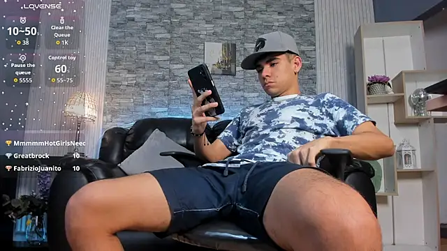 Snapshot of zack_joness18 chatting on July 18, 4:43 am zack joness18 online show from July 18, 4:43 am