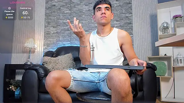 zack joness18 online show from March 15, 3:46 am