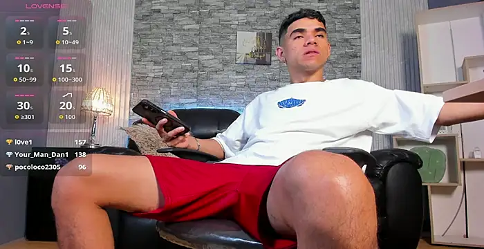 zack joness18 online show from April 11, 4:31 am