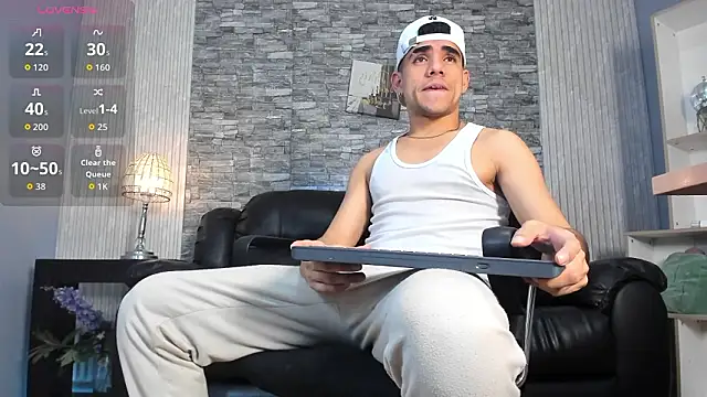 zack joness18 online show from February 3, 4:10 am