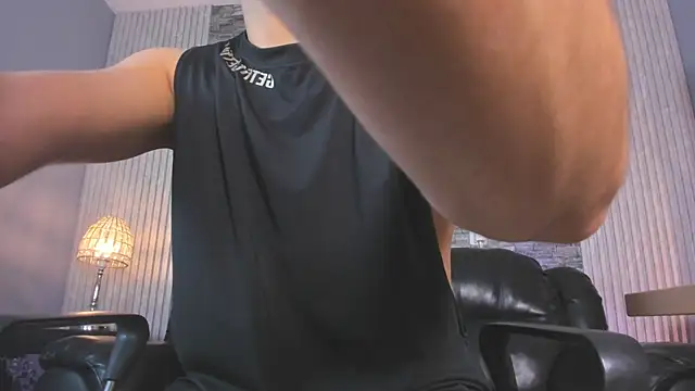 Snapshot of zack_joness18 chatting on November 14, 3:43 am zack joness18 online show from November 14, 3:43 am