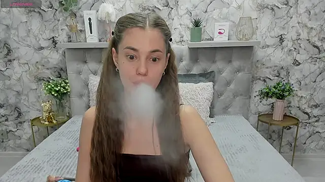 Snapshot of CandysSweet chatting on June 23, 1:14 am CandysSweet online show from June 23, 1:14 am
