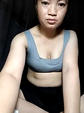 Snapshot of Noelle-e chatting on October 31, 7:38 am Noelle-e online show from October 31, 7:38 am