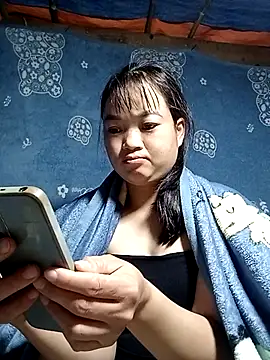 Noelle-e online show from March 27, 10:00 pm