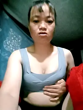 Snapshot of Noelle-e chatting on November 2, 10:04 pm Noelle-e online show from November 2, 10:04 pm