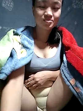 Snapshot of Noelle-e chatting on November 20, 11:25 pm Noelle-e online show from November 20, 11:25 pm