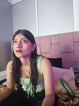 Snapshot of YeseniaRodriguez3 chatting on June 20, 12:43 pm YeseniaRodriguez3 online show from June 20, 12:43 pm
