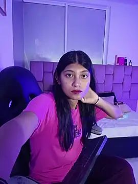 YeseniaRodriguez3 online show from May 13, 12:45 pm