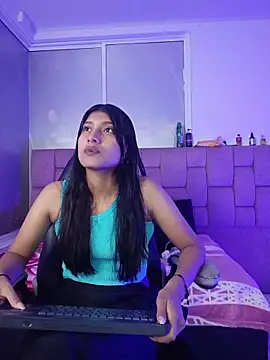 YeseniaRodriguez3 online show from May 30, 12:44 pm