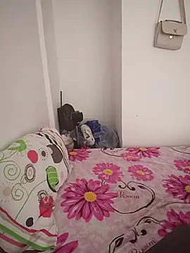 Snapshot of YeseniaRodriguez3 chatting on December 17, 8:14 pm YeseniaRodriguez3 online show from December 17, 8:14 pm