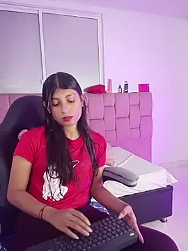 YeseniaRodriguez3 online show from May 3, 12:42 pm