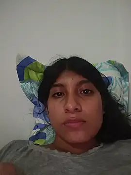 YeseniaRodriguez3 online show from April 9, 1:07 am