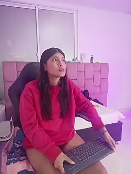 YeseniaRodriguez3 online show from May 2, 12:32 pm
