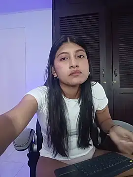 YeseniaRodriguez3 online show from May 29, 12:44 pm