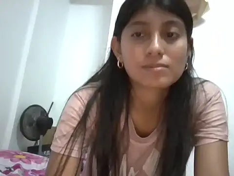 YeseniaRodriguez3 online show from March 10, 12:25 am