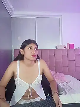 YeseniaRodriguez3 online show from May 4, 12:52 pm