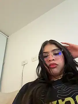 Snapshot of Tatishernandez chatting on October 31, 1:35 am Tatishernandez online show from October 31, 1:35 am